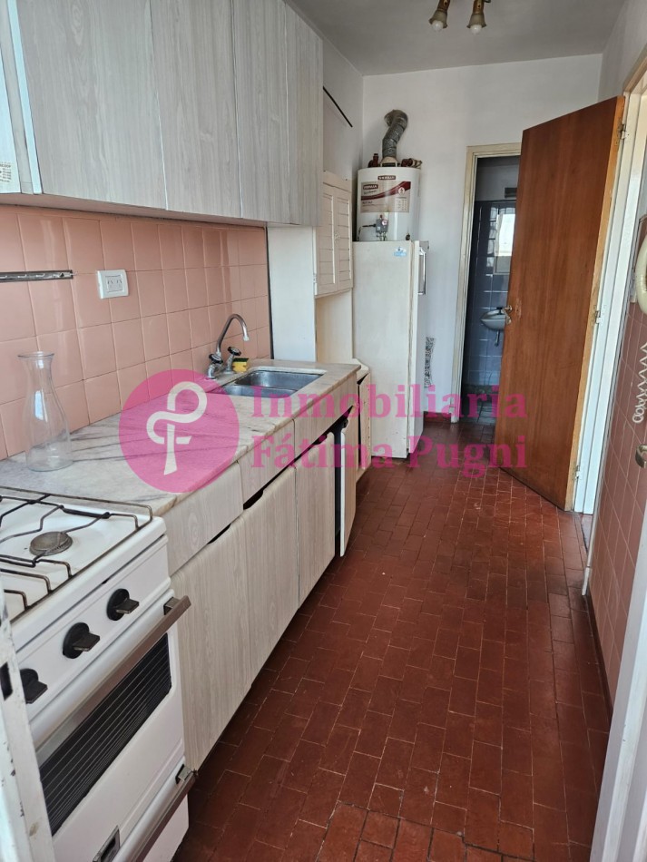 11 de Septiembre e Independencia Departamento 2 ambientes a la calle, con balcon. 2 baños, Muy buen estado 