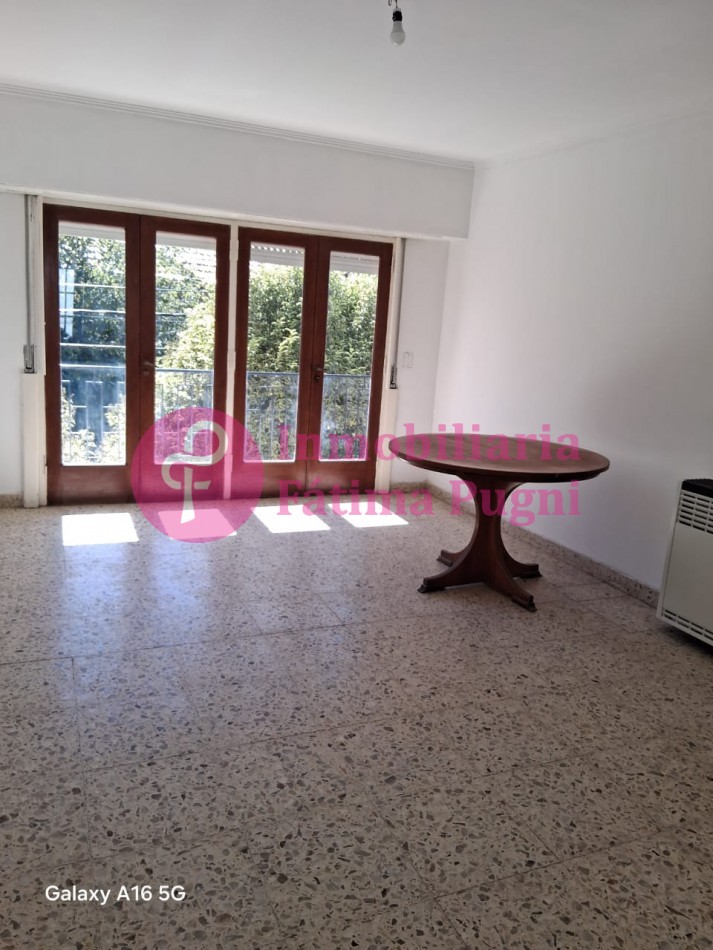 Don Bosco e Ituzaingo- unico en planta alta- 3 ambientes alquiler 24 meses