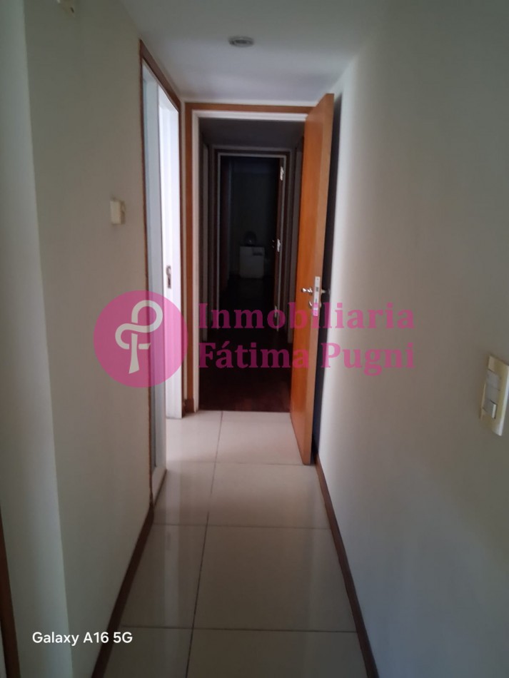 Piso 4 ambientes con cochera, amoblado. Avenida Colon 1105