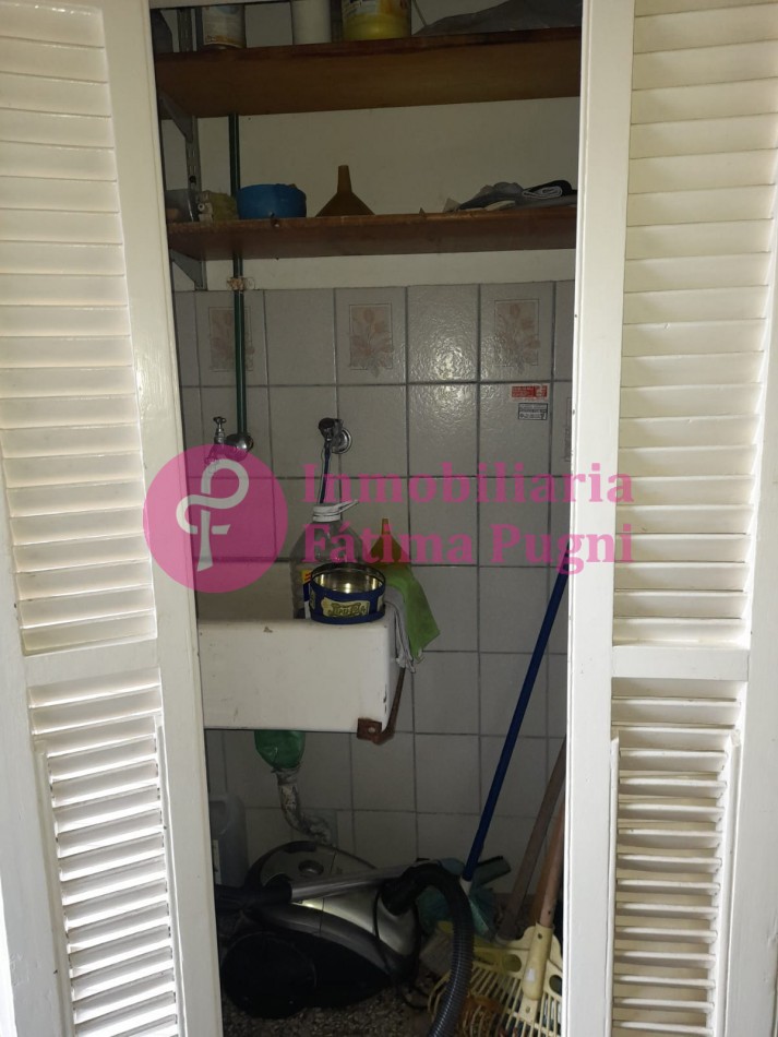 Don Bosco al 200. Solido chalet 3 amb con dependencia, garage y patio con quincho