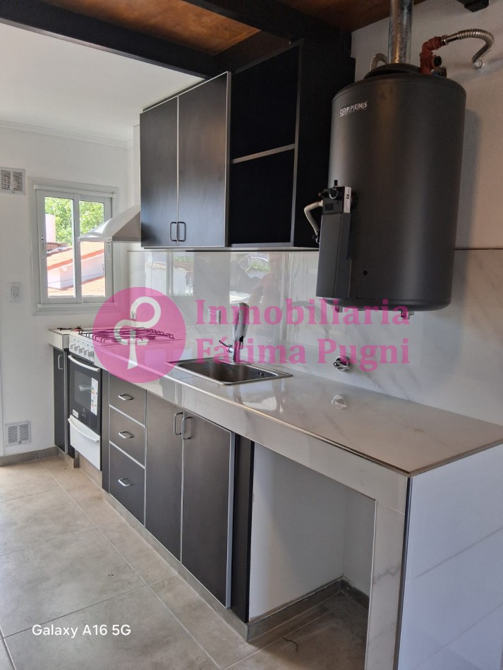 Ph 2 ambientes en duplex primer piso x escalera, a la calle- A estrenar-