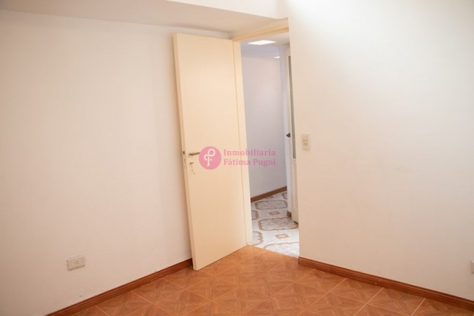 9 de Julio y Dorrego. Casa 3 amb con garage en ph al frente