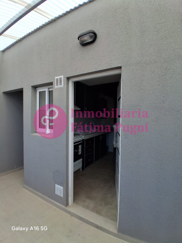 Ph 2 ambientes en duplex primer piso x escalera, a la calle- A estrenar-