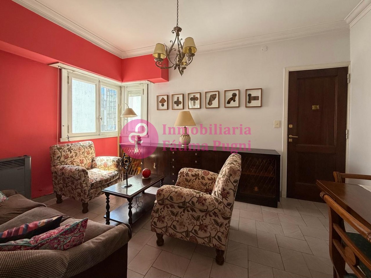 Semipiso 3 ambientes con dependencia de servicio - contrafrente- Muy luminoso, buen estado