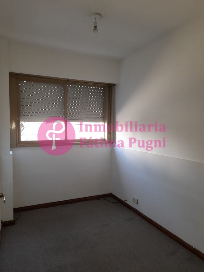 Alquiler 24 m- 11 de Septiembre y Salta - Departamento 3 ambientes a la calle con balcon. Sin muebles