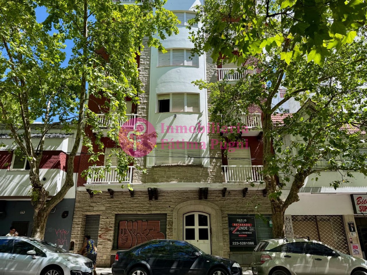 Semipiso 3 ambientes con dependencia de servicio - contrafrente- Muy luminoso, buen estado