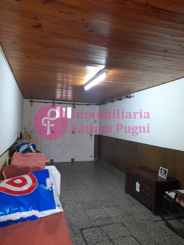 Don Bosco al 200. Solido chalet 3 amb con dependencia, garage y patio con quincho