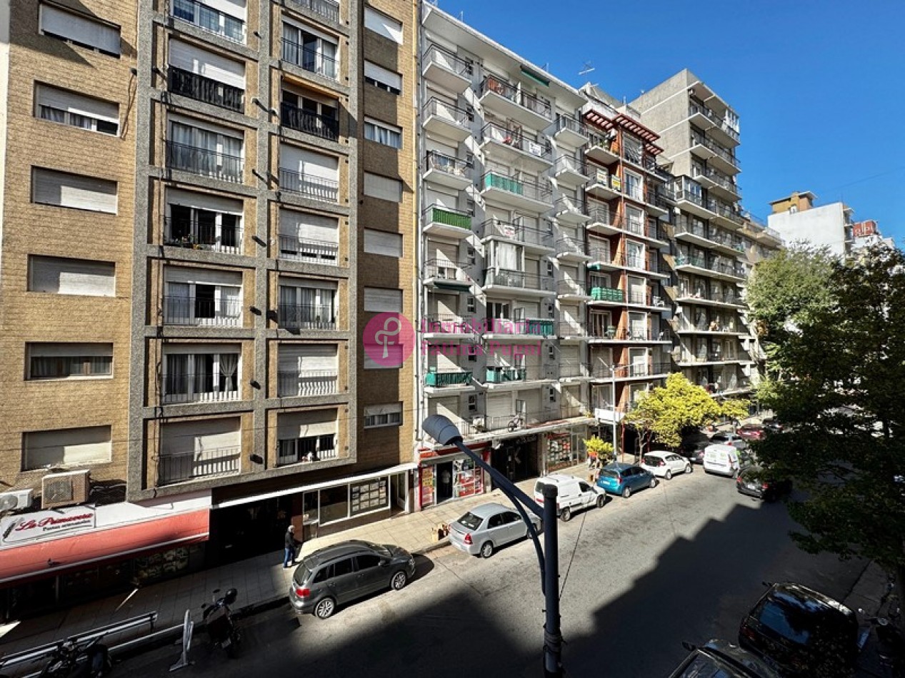 Corrientes 2025 - Piso 2 - Departamento 2 ambientes externo - Impecable