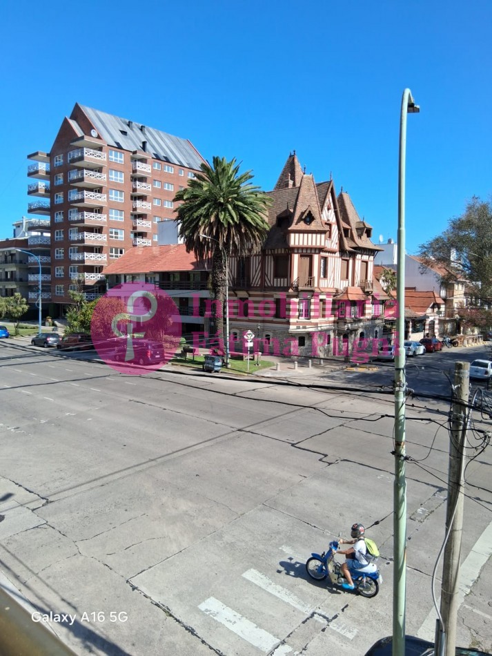 Piso 4 ambientes con cochera, amoblado. Avenida Colon 1105