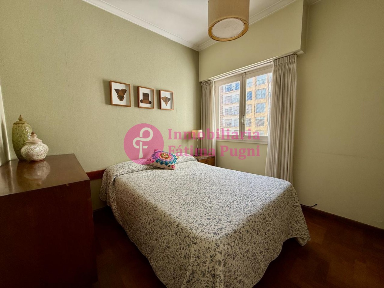 Semipiso 3 ambientes con dependencia de servicio - contrafrente- Muy luminoso, buen estado