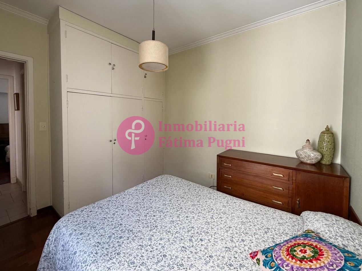 Semipiso 3 ambientes con dependencia de servicio - contrafrente- Muy luminoso, buen estado