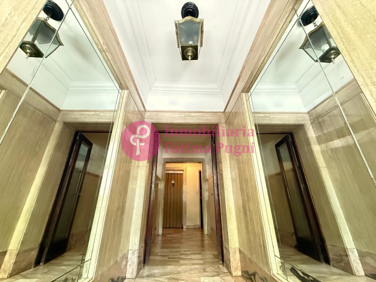 Semipiso 3 ambientes con dependencia de servicio - contrafrente- Muy luminoso, buen estado