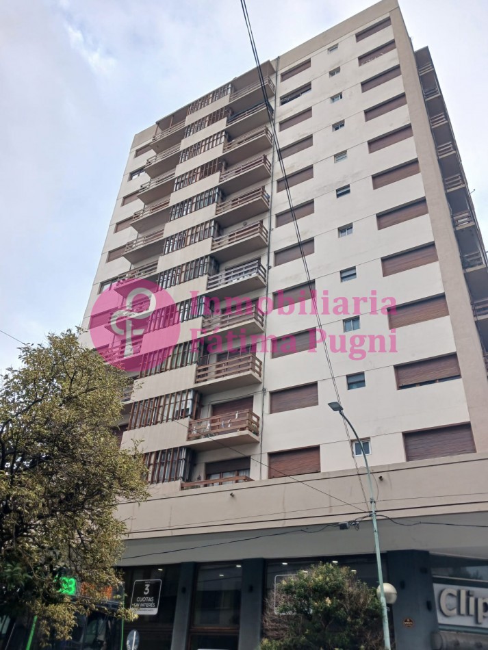 11 de Septiembre e Independencia Departamento 2 ambientes a la calle, con balcon. 2 baños, Muy buen estado 