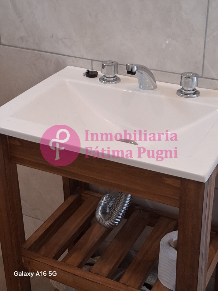 Ph 2 ambientes en duplex primer piso x escalera, a la calle- A estrenar-