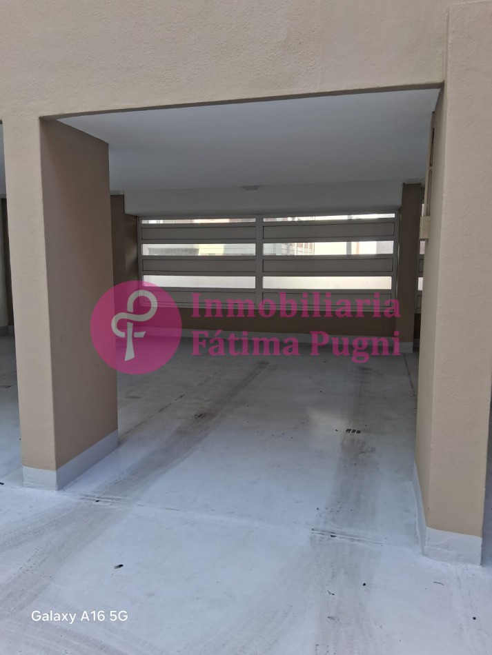 Piso 4 ambientes con cochera, amoblado. Avenida Colon 1105