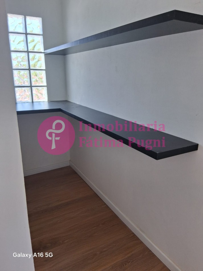 Ph 2 ambientes en duplex primer piso x escalera, a la calle- A estrenar-