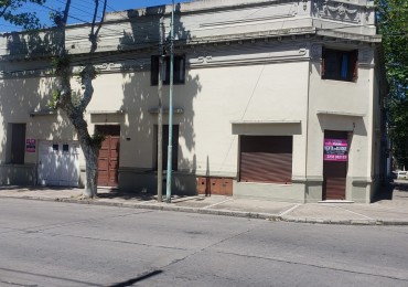 Olazabal y 9 de Julio. Venta en Bloque , Local + casa 3 amb con garage + depto 3 amb en planta alta