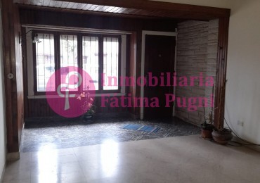 Don Bosco al 200. Solido chalet 3 amb con dependencia, garage y patio con quincho