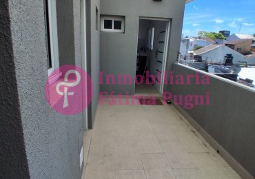Ph 2 ambientes en duplex primer piso x escalera, a la calle- A estrenar-
