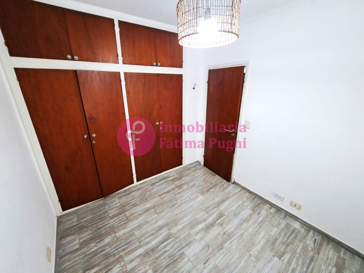 Departamento 3 ambientes a la calle con balcon- Reciclado- Zona Plaza Mitre