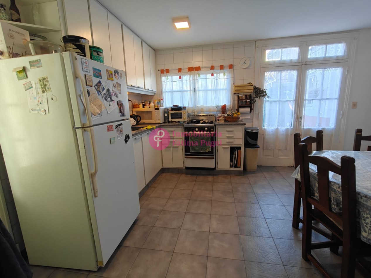 Dorrego y Berutti- La Perla- Casa 4 ambientes , jardin y parque -