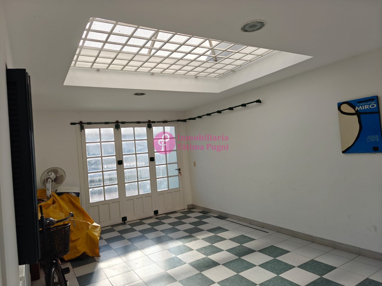 Dorrego y Berutti- La Perla- Casa 4 ambientes , jardin y parque -