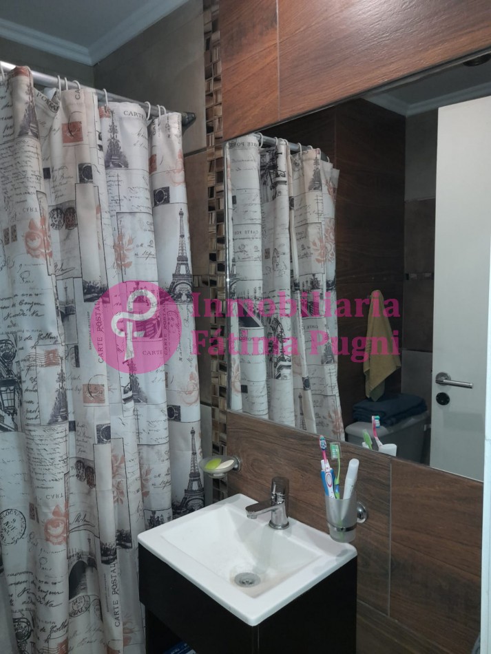 Departamento 1 ambiente a la calle con balcon- Impecable