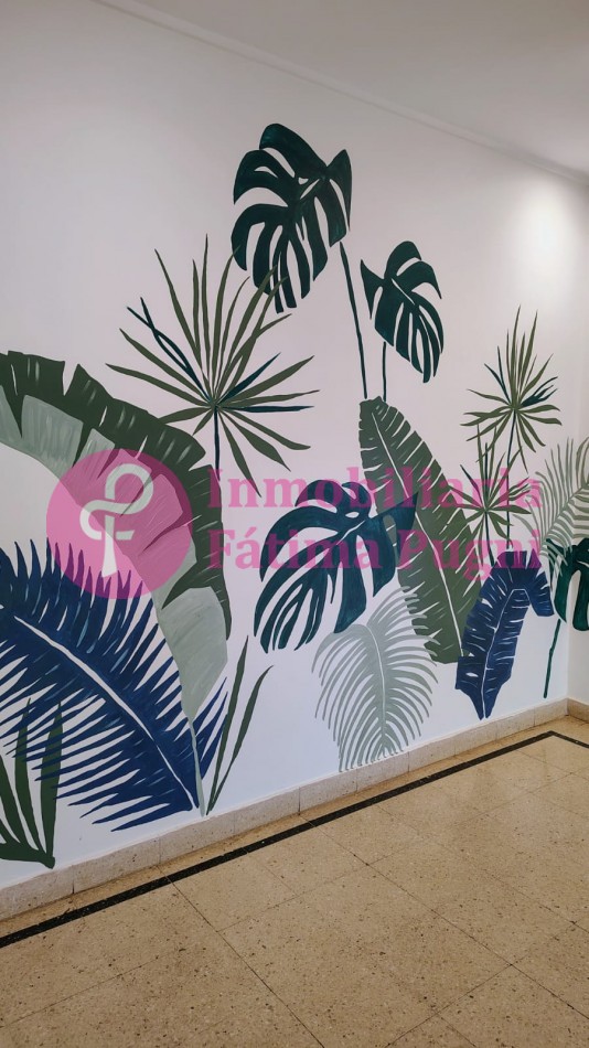  Alberti esquina Yrigoyen, amplia oficina primer piso por escalera .Alquiler uso profesional.