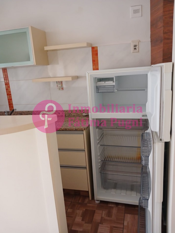 Departamento 1 ambiente a la calle con balcon- Impecable