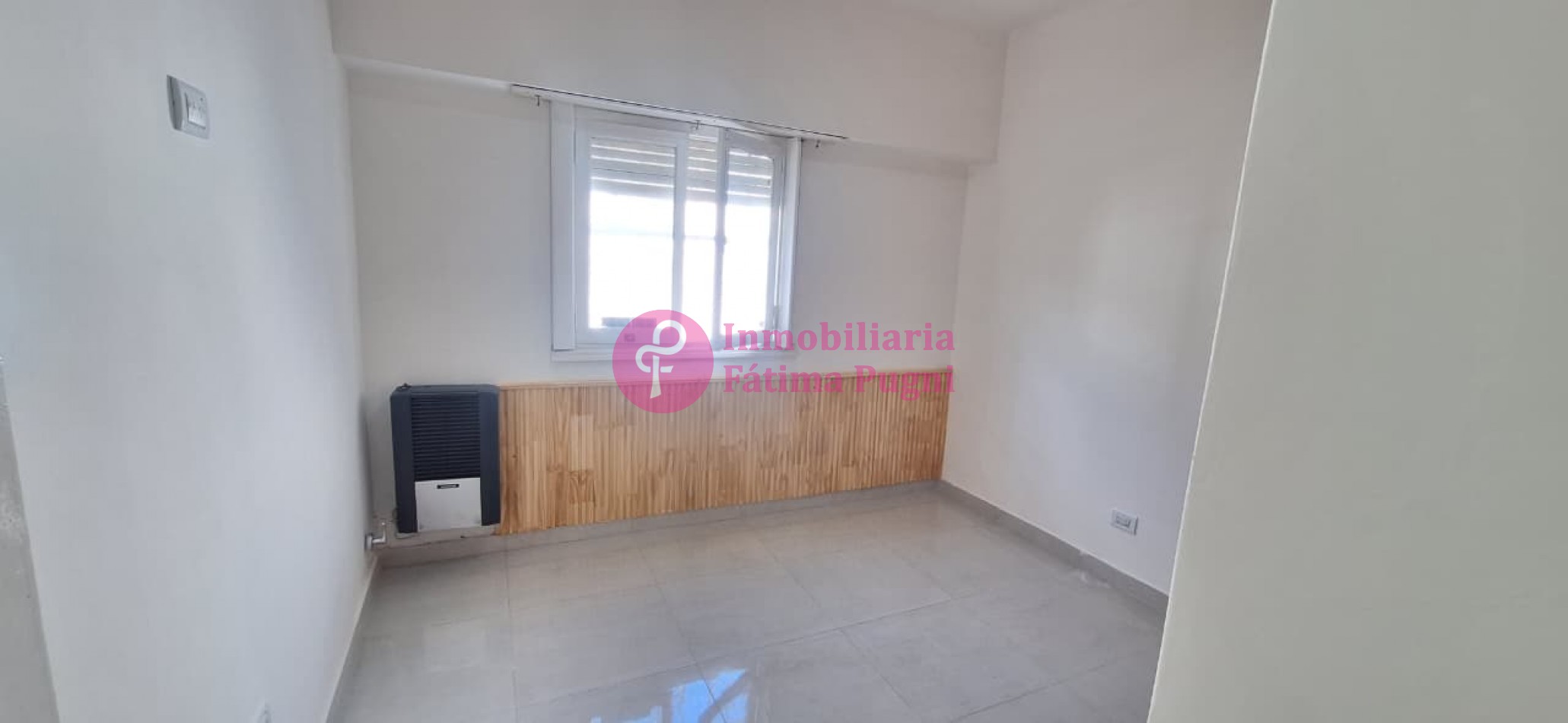 Florisbelo Acosto casi Tejedor - Casa 3 ambientes con garage y patio con Quincho- Reciclada