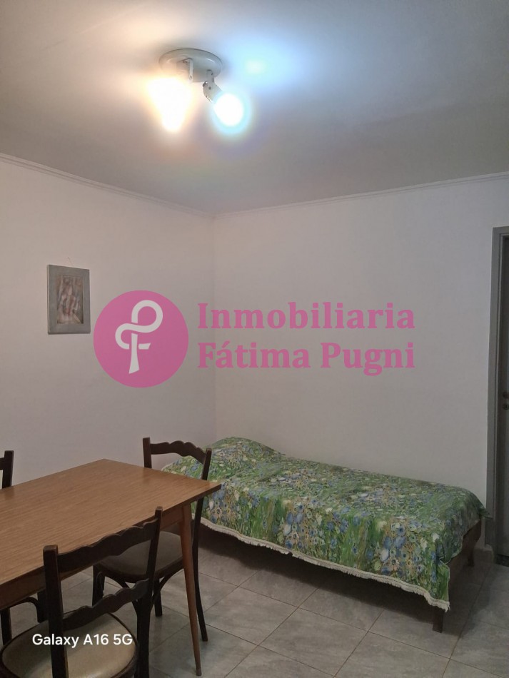 Salta casi Balcarce. Departamento 2 1/2 ambientes lateral 1°piso por escaleras