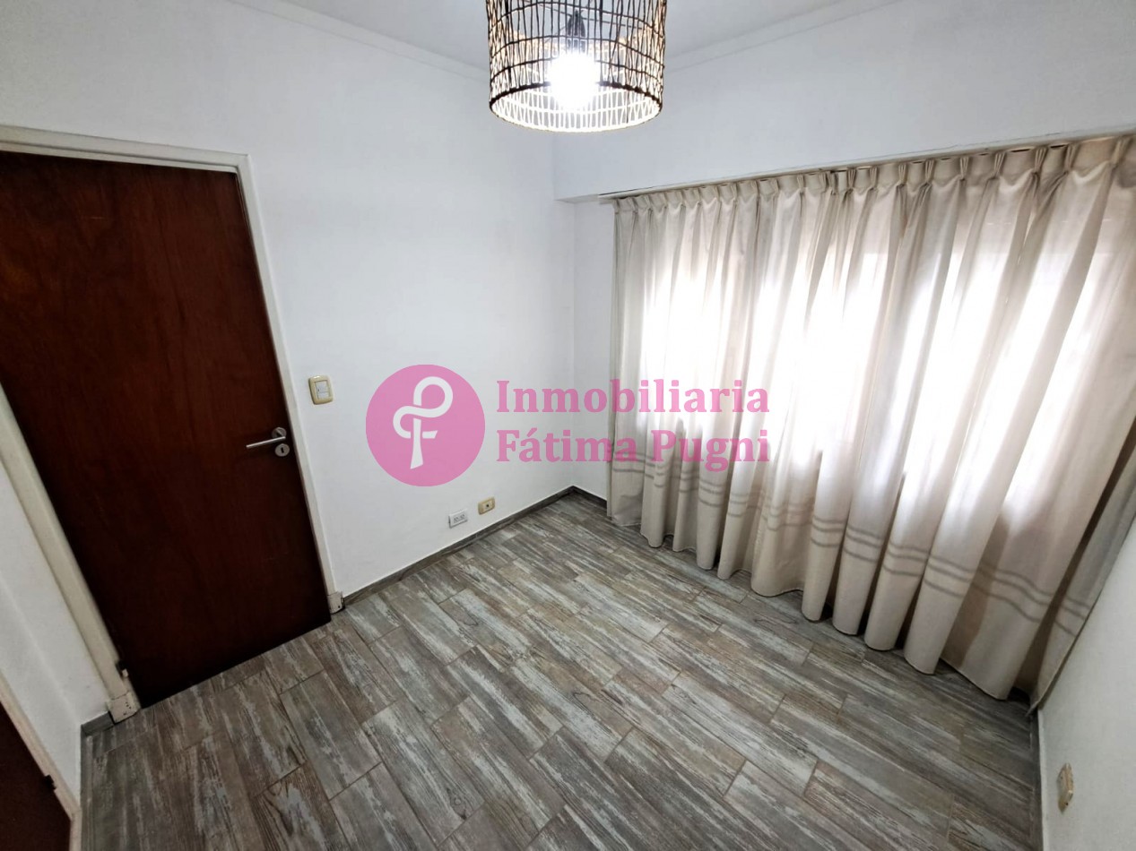 Departamento 3 ambientes a la calle con balcon- Reciclado- Zona Plaza Mitre