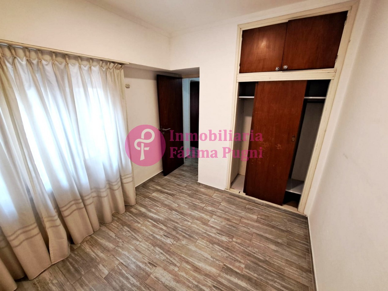 Departamento 3 ambientes a la calle con balcon- Reciclado- Zona Plaza Mitre