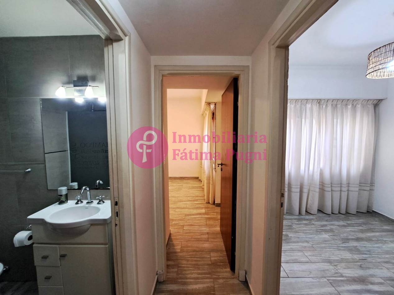 Departamento 3 ambientes a la calle con balcon- Reciclado- Zona Plaza Mitre