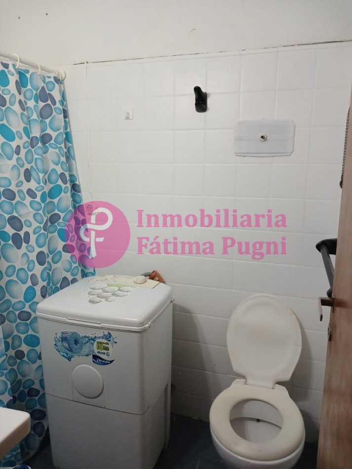 Departamento 1 ambiente dividido, planta baja contrafrente con pequeño patio