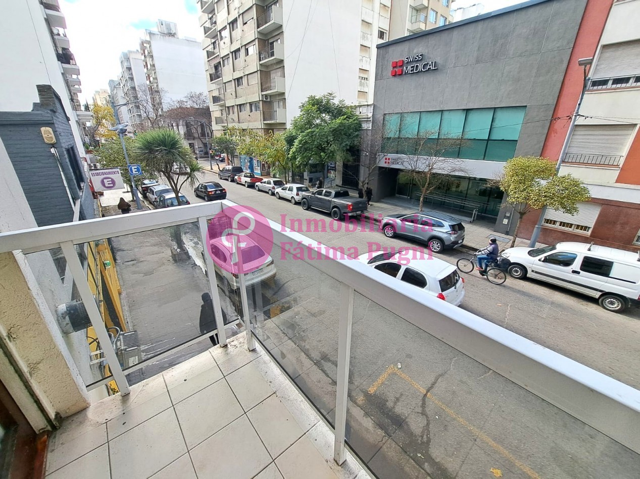 Departamento 3 ambientes a la calle con balcon- Reciclado- Zona Plaza Mitre