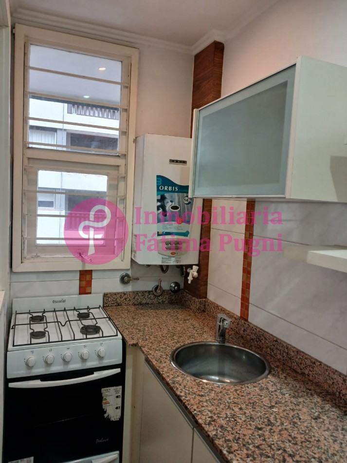 Departamento 1 ambiente a la calle con balcon- Impecable