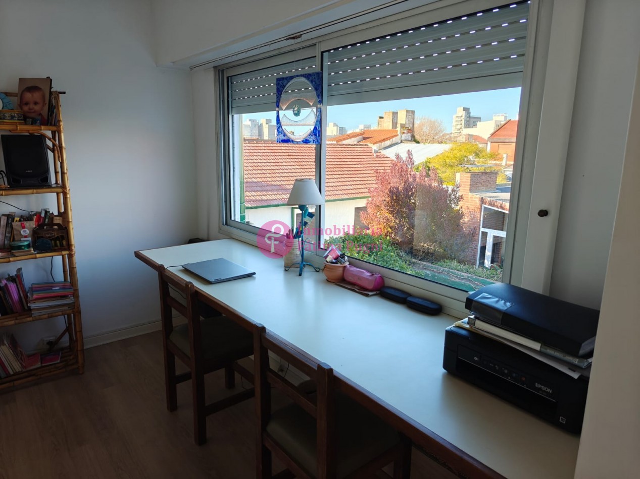 Dorrego y Berutti- La Perla- Casa 4 ambientes , jardin y parque -