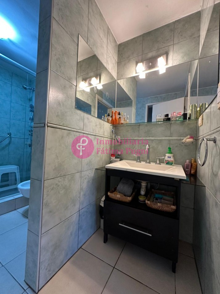 Chalet 3 ambientes con parque . Totalmente reciclado