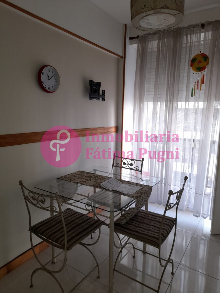 Departamento 1 ambiente a la calle con balcon- Impecable