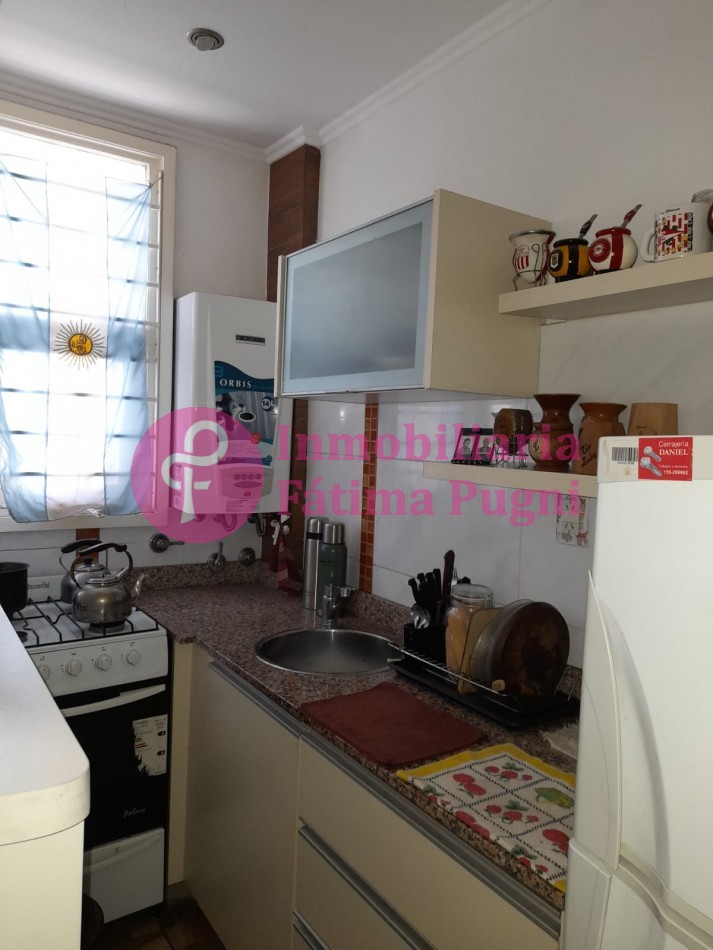Departamento 1 ambiente a la calle con balcon- Impecable