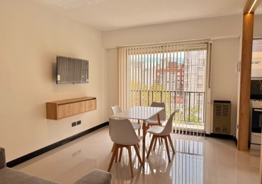 Departamento 2 ambientes a la calle con balcon, totalmente reciclado