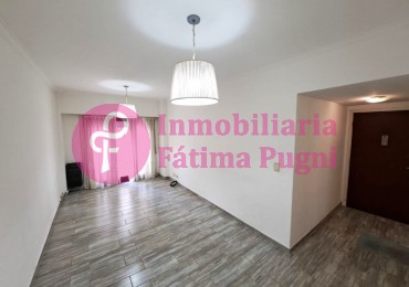 Departamento 3 ambientes a la calle con balcon- Reciclado- Zona Plaza Mitre